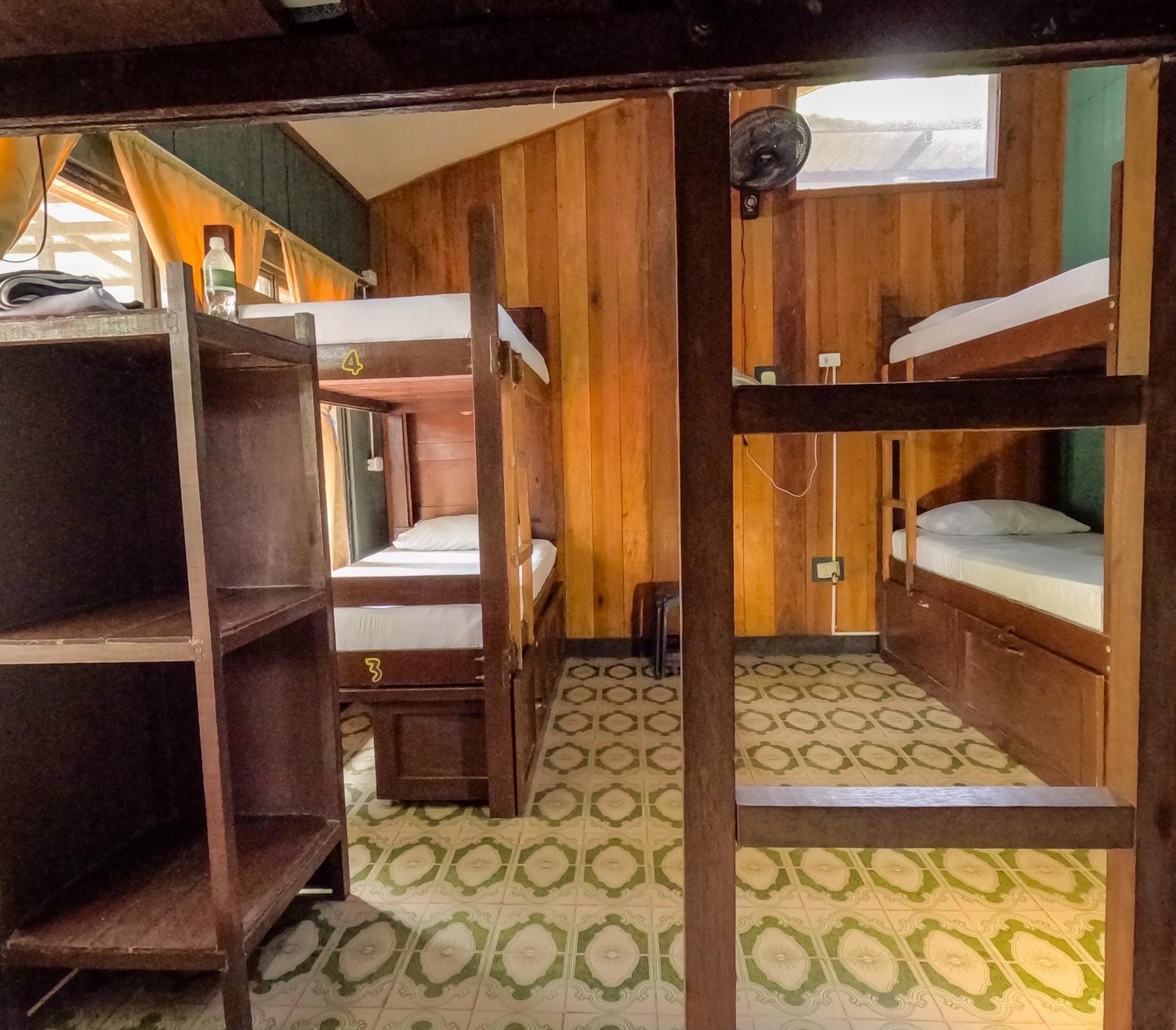 Hostel Casa De Las Palmas Tours Летисия Экстерьер фото
