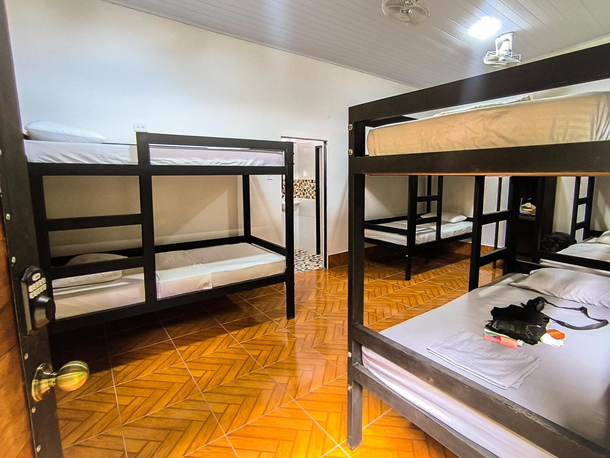 Hostel Casa De Las Palmas Tours Летисия Экстерьер фото