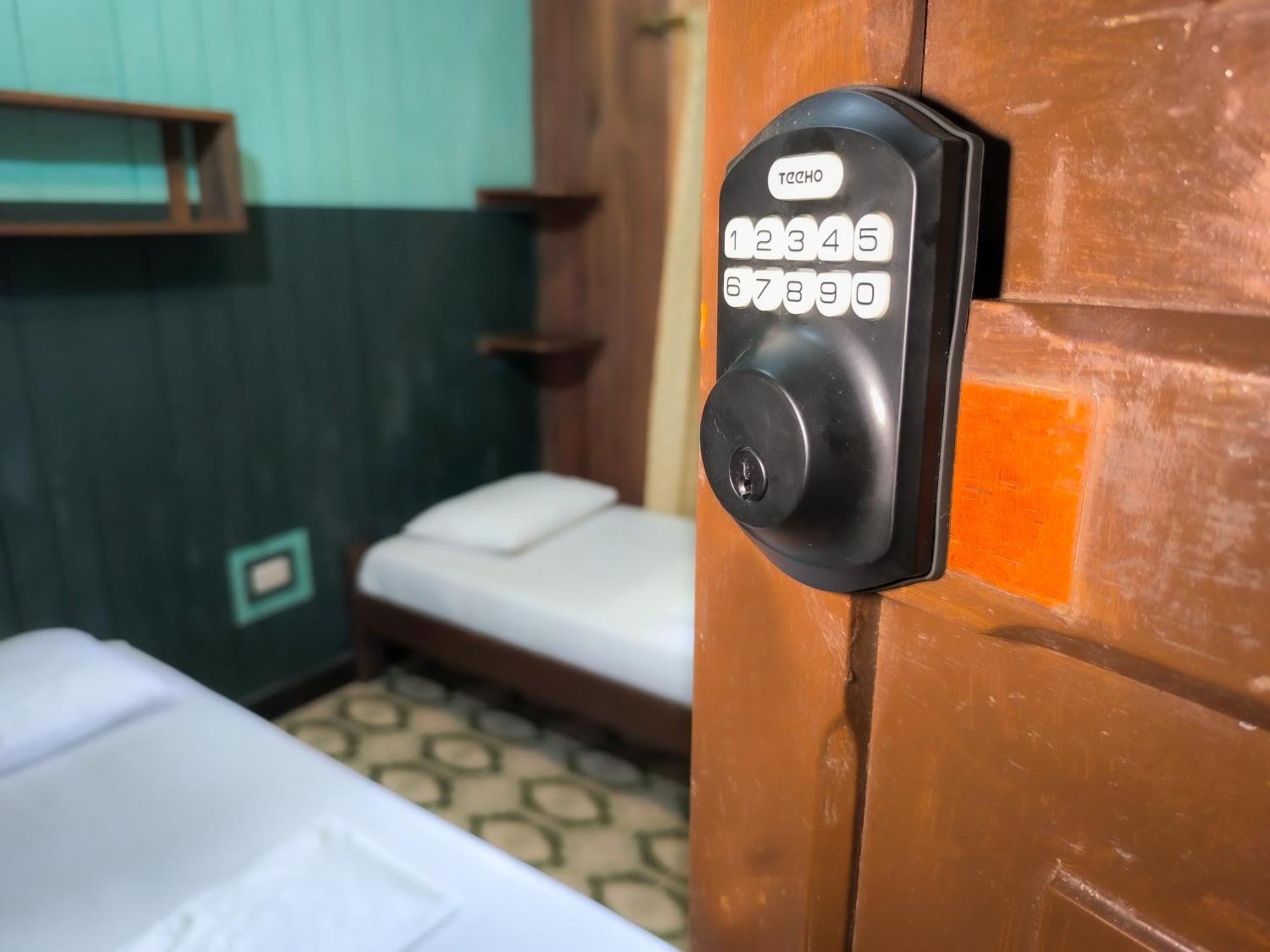 Hostel Casa De Las Palmas Tours Летисия Экстерьер фото
