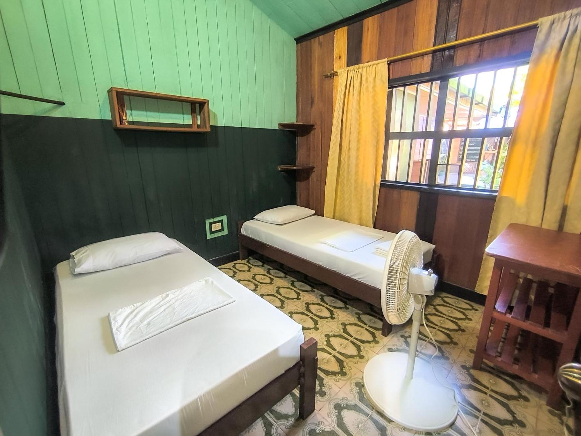 Hostel Casa De Las Palmas Tours Летисия Экстерьер фото