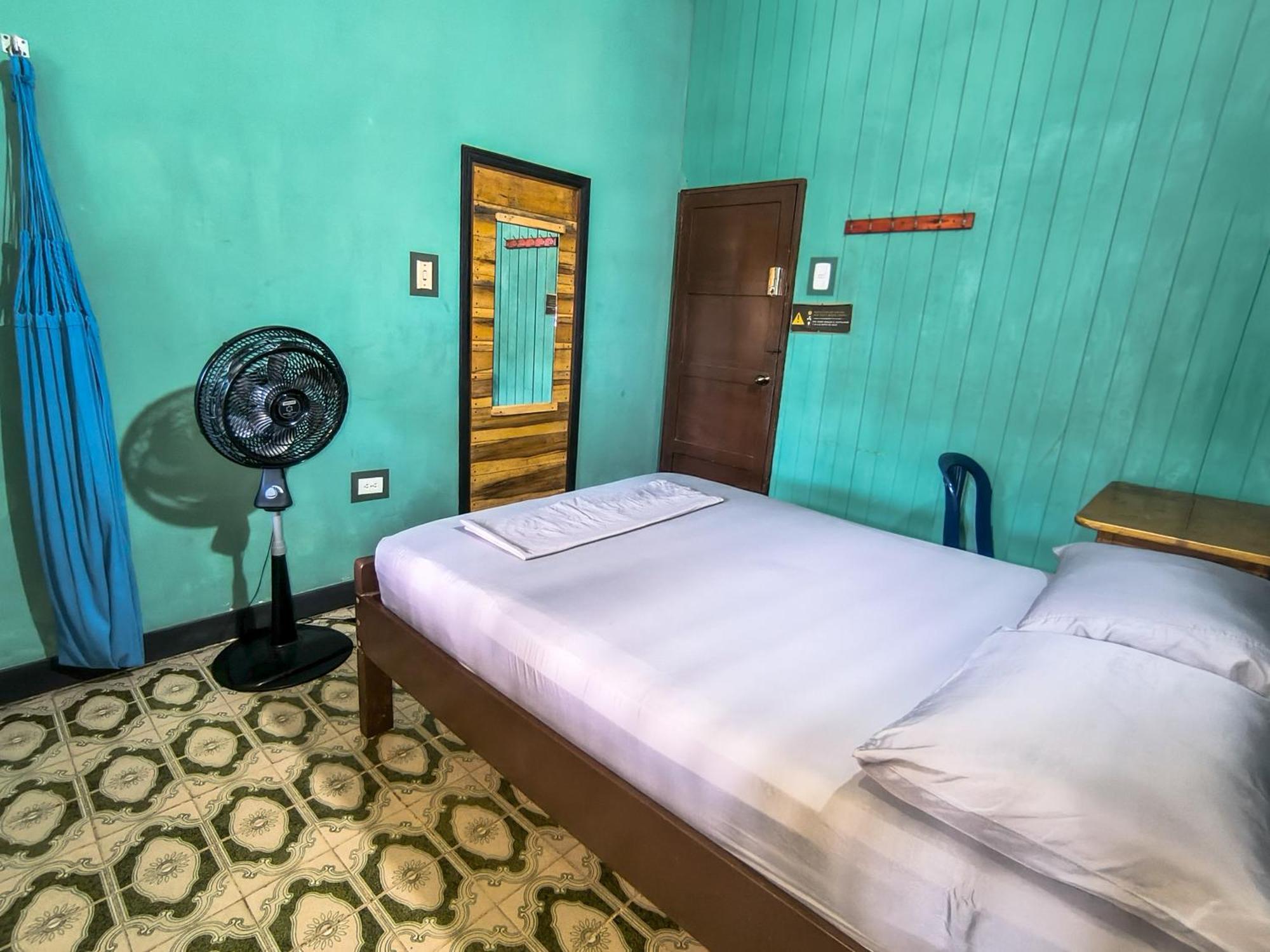 Hostel Casa De Las Palmas Tours Летисия Экстерьер фото