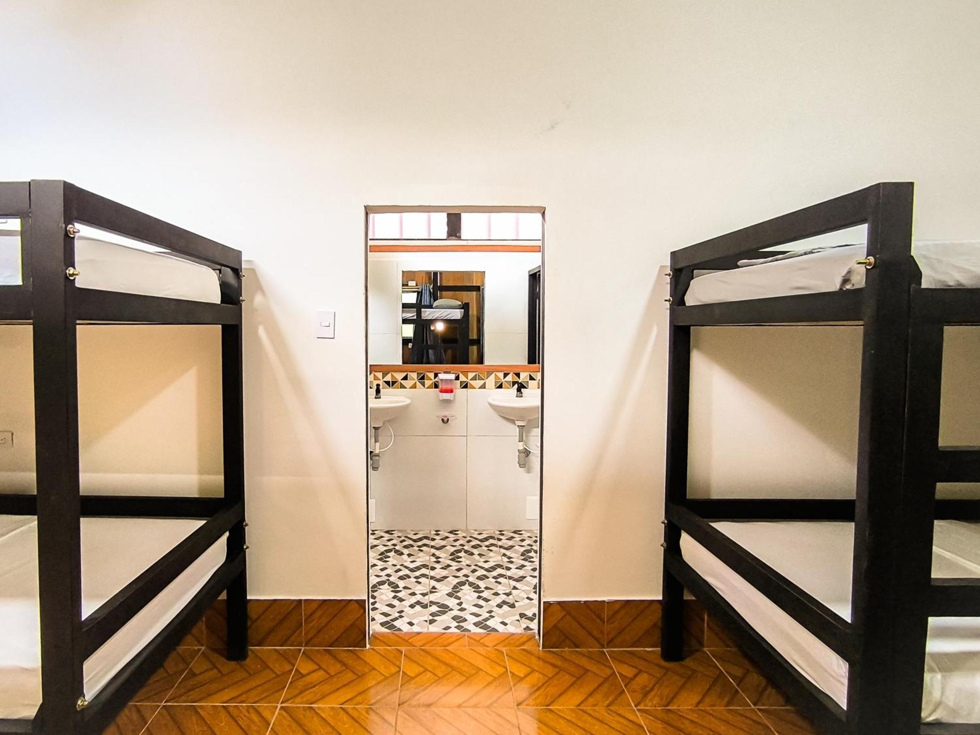Hostel Casa De Las Palmas Tours Летисия Экстерьер фото