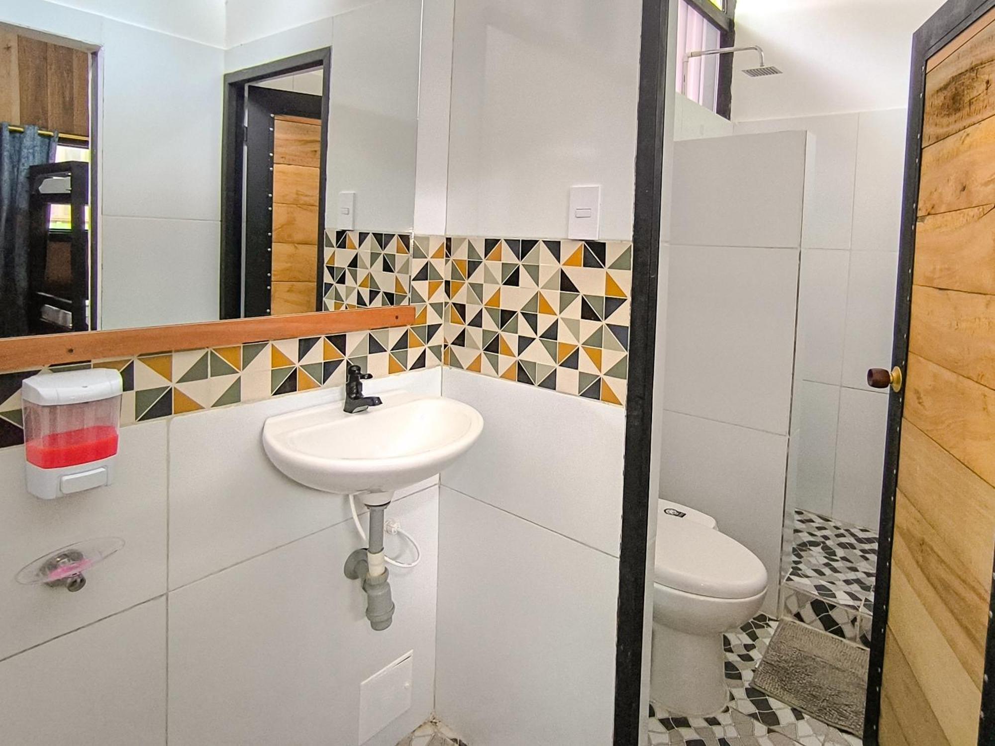 Hostel Casa De Las Palmas Tours Летисия Экстерьер фото