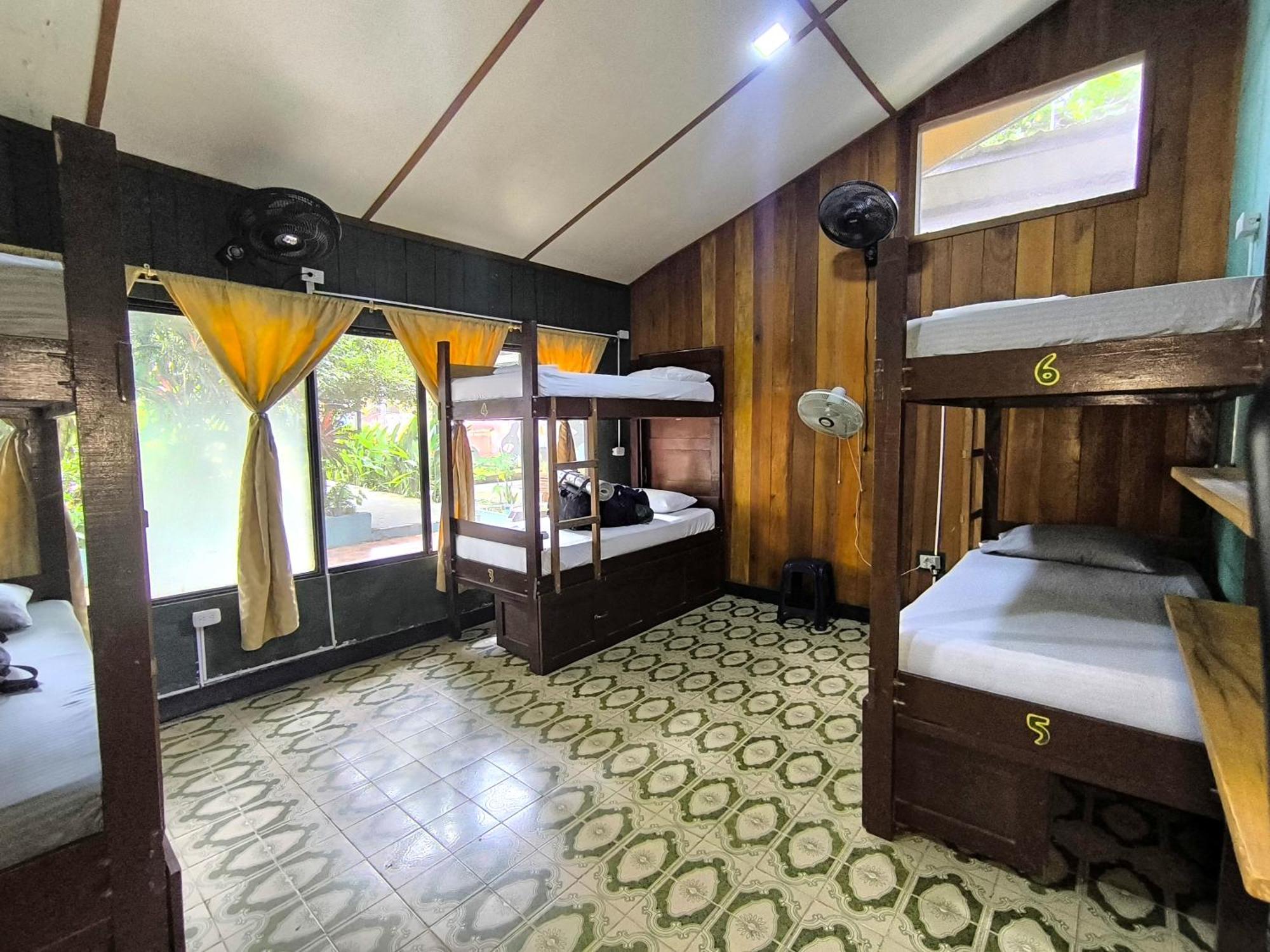 Hostel Casa De Las Palmas Tours Летисия Экстерьер фото