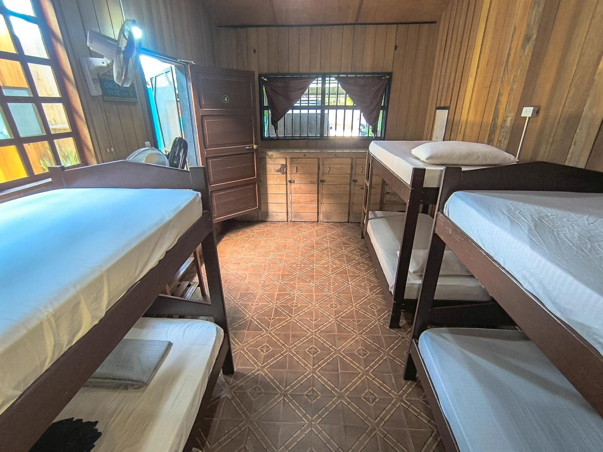 Hostel Casa De Las Palmas Tours Летисия Экстерьер фото